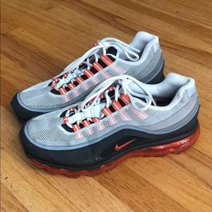 Nike Mens Air Max size 9